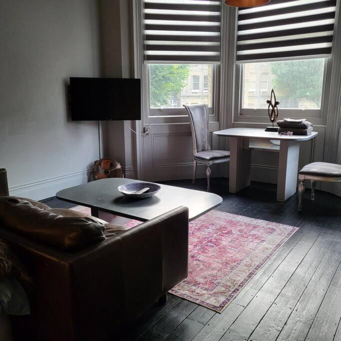 Elegant Studio In Central Hove - 5 Min Walk To Beach - 10 Min To Brighton Kültér fotó