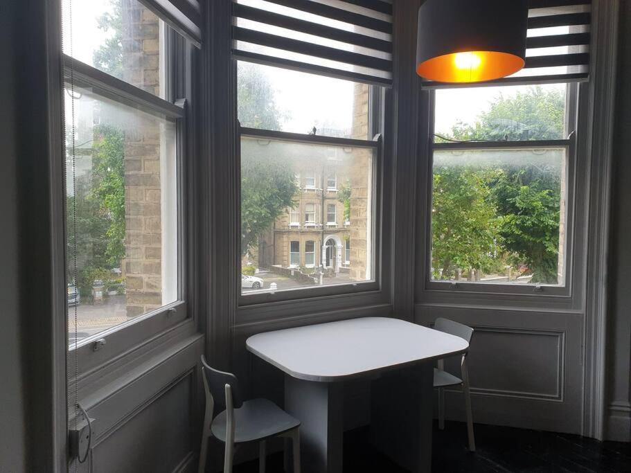 Elegant Studio In Central Hove - 5 Min Walk To Beach - 10 Min To Brighton Kültér fotó