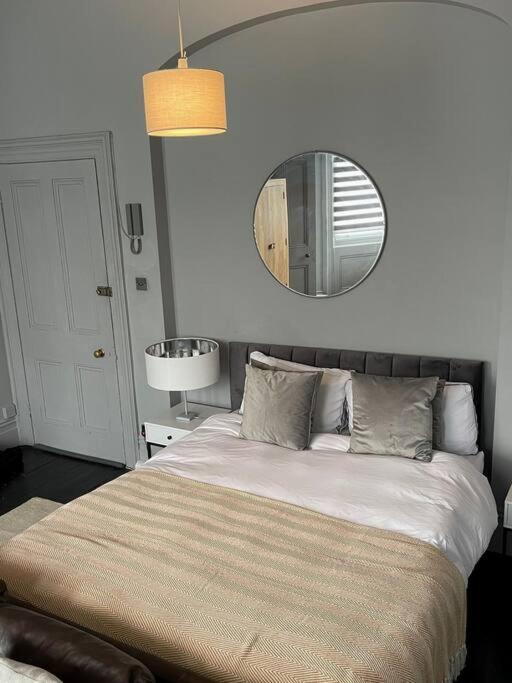 Elegant Studio In Central Hove - 5 Min Walk To Beach - 10 Min To Brighton Kültér fotó
