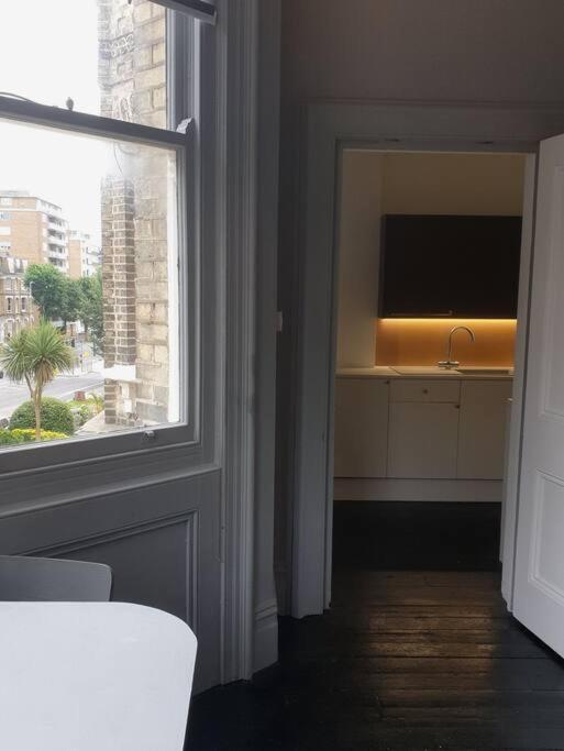 Elegant Studio In Central Hove - 5 Min Walk To Beach - 10 Min To Brighton Kültér fotó