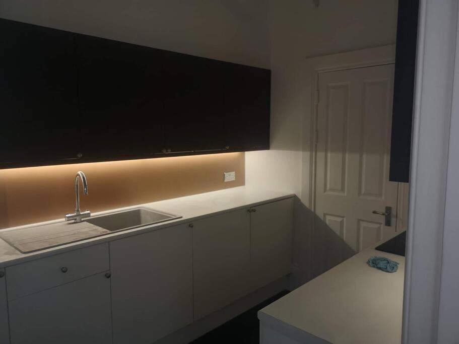 Elegant Studio In Central Hove - 5 Min Walk To Beach - 10 Min To Brighton Kültér fotó
